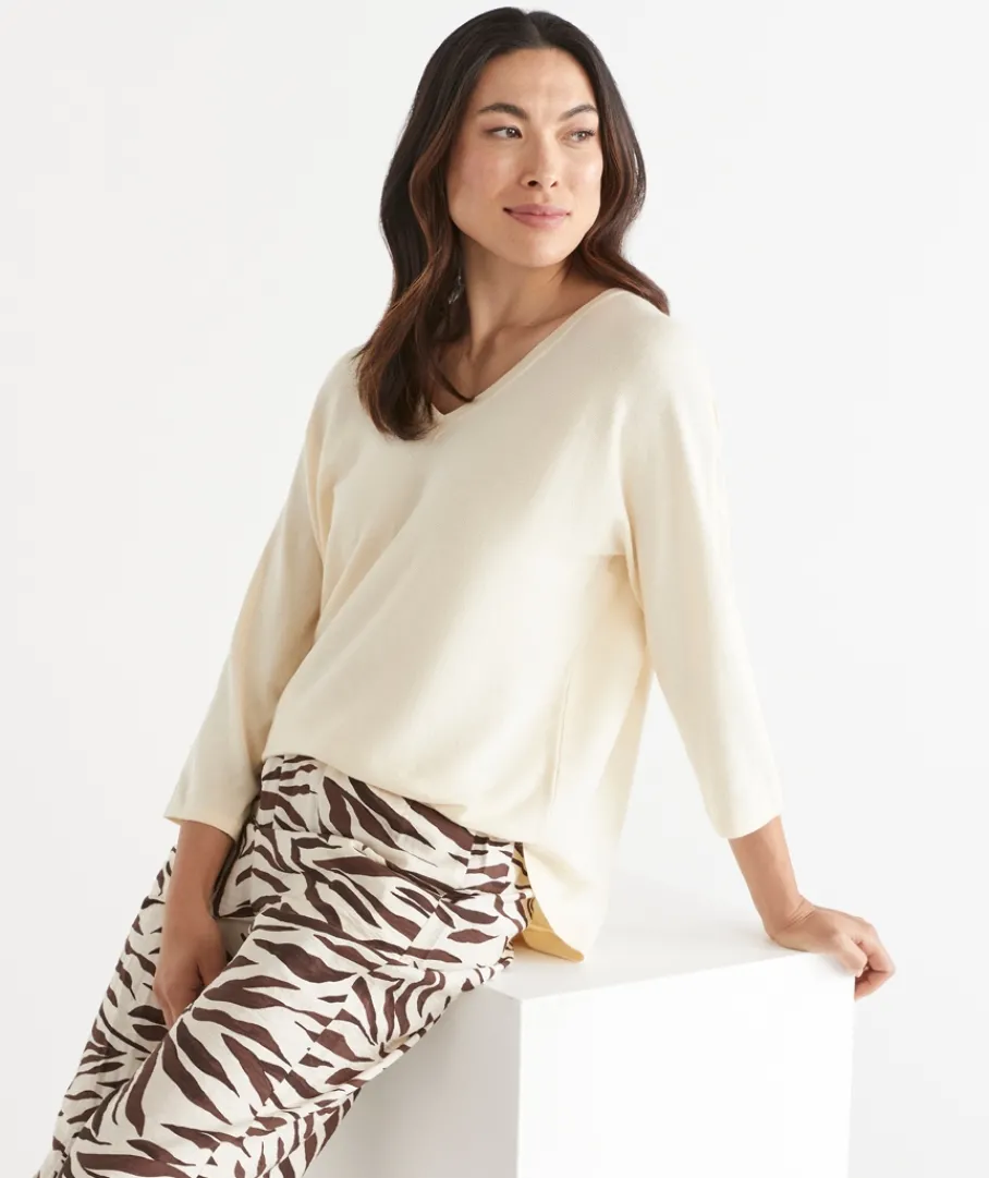 Sussan Knitwear|Tops>Curved Hem V Neck Jumper
