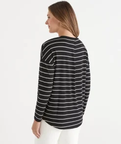 Sussan Tops|T-Shirts><noscript><img width=
