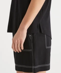 Sussan Tops|T-Shirts>Seam Detail Curve Hem Tee